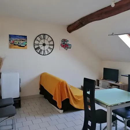 Appartement Climatise Avec Parking Prive A Doue La Fontaine Exterior photo