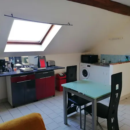 Appartement Climatise Avec Parking Prive A Doue La Fontaine Exterior photo